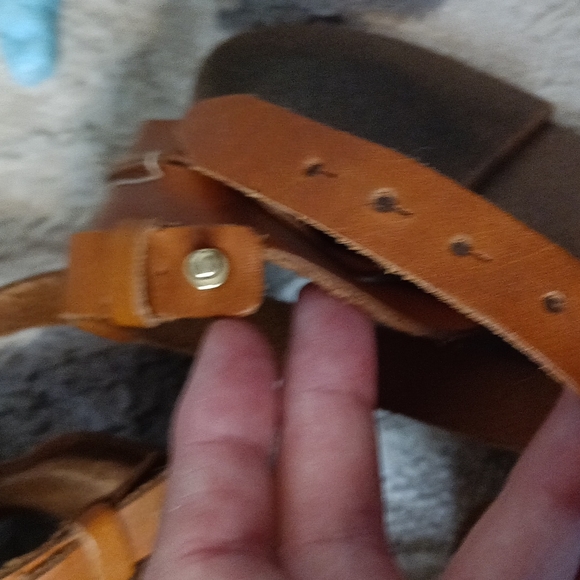 Tommy Bahamas🌴 Tan sandals❤️❤️❤️ - Picture 4 of 8